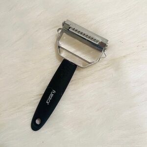 Vegetable & Fruit Peeler
